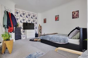 Living Accommodation- click for photo gallery